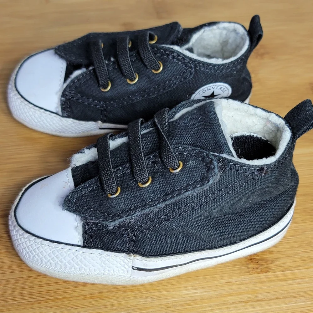 Converse Kids Size 4 Chuck Taylor All Star Crib Shoes Black Sherpa Lined‎ 5168C